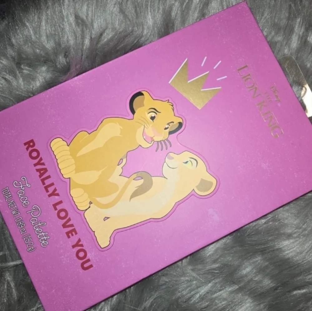 DISNEY Lion King Eyeshadow pallet Make up in royalty earthy colors NEW sealed